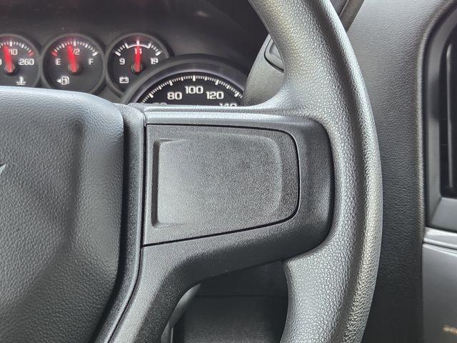 Chevrolet Silverado 1500 Custom Crew Cab 4WD 2024