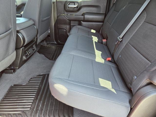 Chevrolet Silverado 1500 Custom Crew Cab 4WD 2024