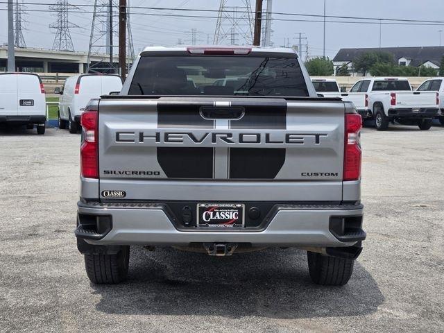 Chevrolet Silverado 1500 Custom Crew Cab 4WD 2024