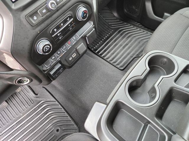 Chevrolet Silverado 1500 Custom Crew Cab 4WD 2024