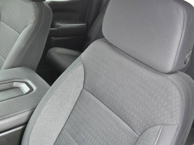 Chevrolet Silverado 1500 Custom Crew Cab 4WD 2024