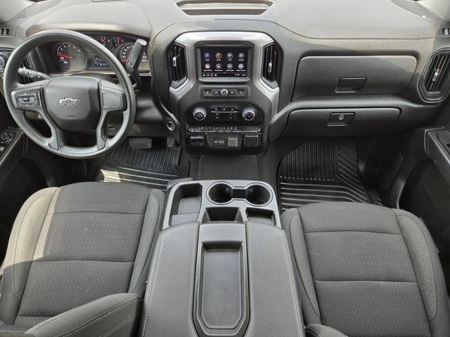 Chevrolet Silverado 1500 Custom Crew Cab 4WD 2024
