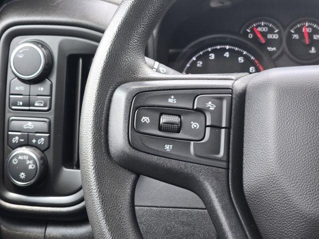Chevrolet Silverado 1500 Custom Crew Cab 4WD 2024