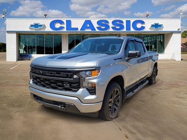 Chevrolet Silverado 1500 Custom Crew Cab 4WD 2024