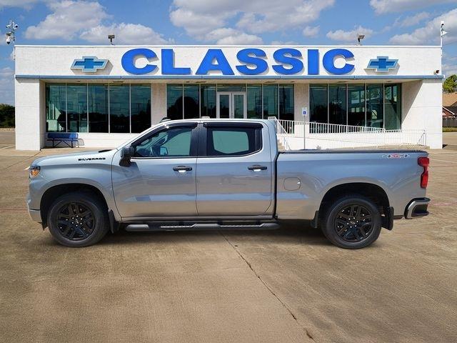 Chevrolet Silverado 1500 Custom Crew Cab 4WD 2024
