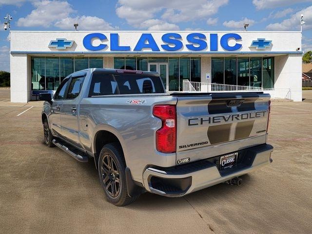Chevrolet Silverado 1500 Custom Crew Cab 4WD 2024