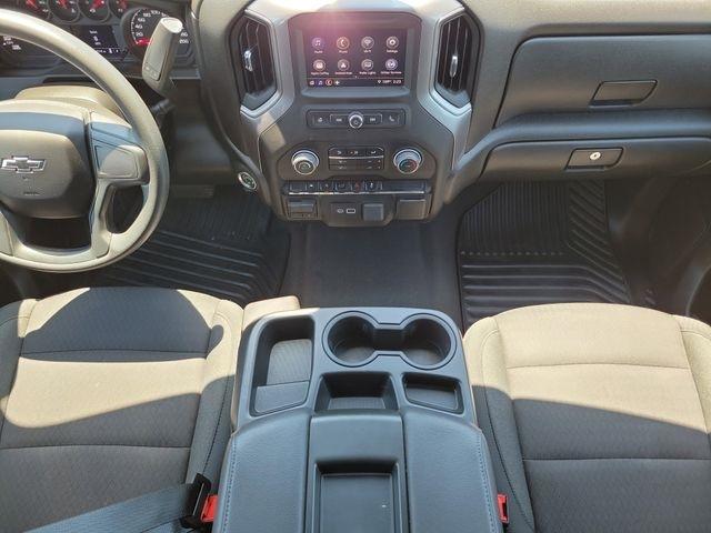 Chevrolet Silverado 1500 Custom Crew Cab 4WD 2024