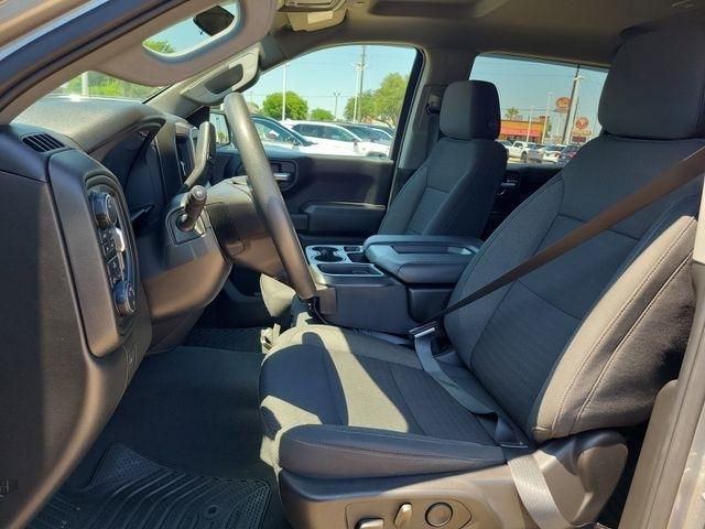 Chevrolet Silverado 1500 Custom Crew Cab 4WD 2024