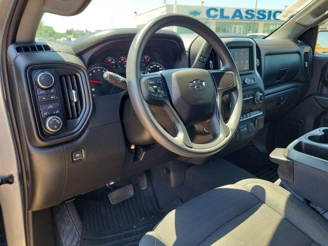 Chevrolet Silverado 1500 Custom Crew Cab 4WD 2024