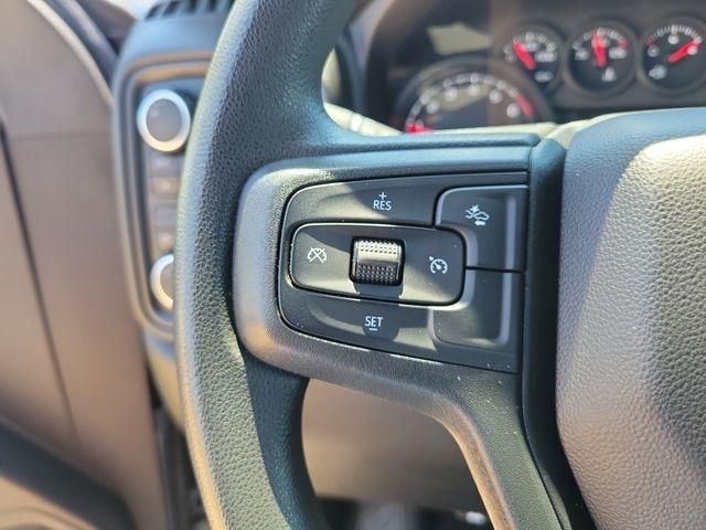 Chevrolet Silverado 1500 Custom Crew Cab 4WD 2024