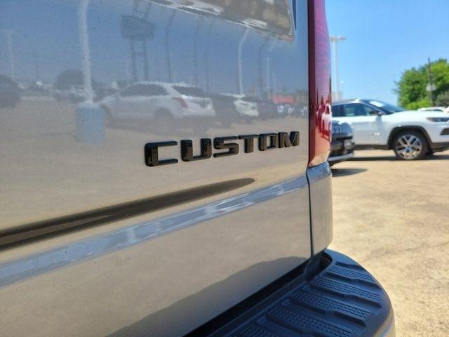 Chevrolet Silverado 1500 Custom Crew Cab 4WD 2024
