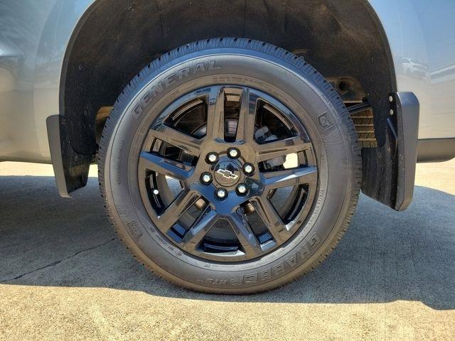 Chevrolet Silverado 1500 Custom Crew Cab 4WD 2024