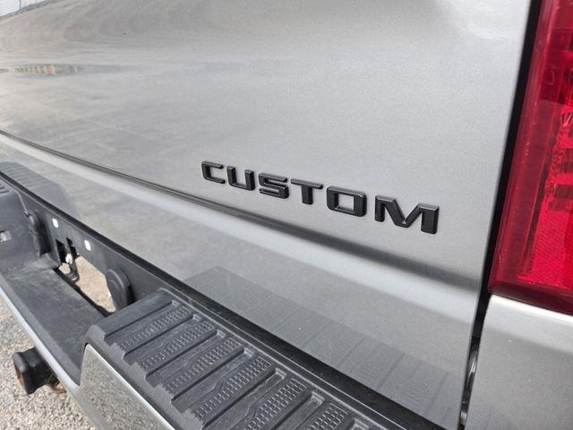 Chevrolet Silverado 1500 Custom Crew Cab 4WD 2023
