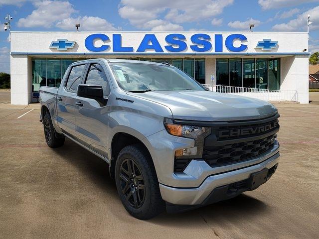 Chevrolet Silverado 1500 Custom Crew Cab 4WD 2023