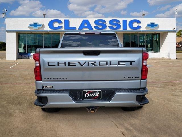 Chevrolet Silverado 1500 Custom Crew Cab 4WD 2023
