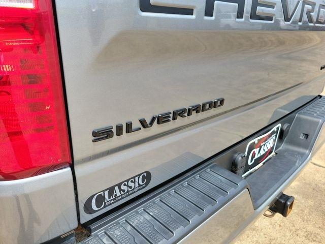 Chevrolet Silverado 1500 Custom Crew Cab 4WD 2023