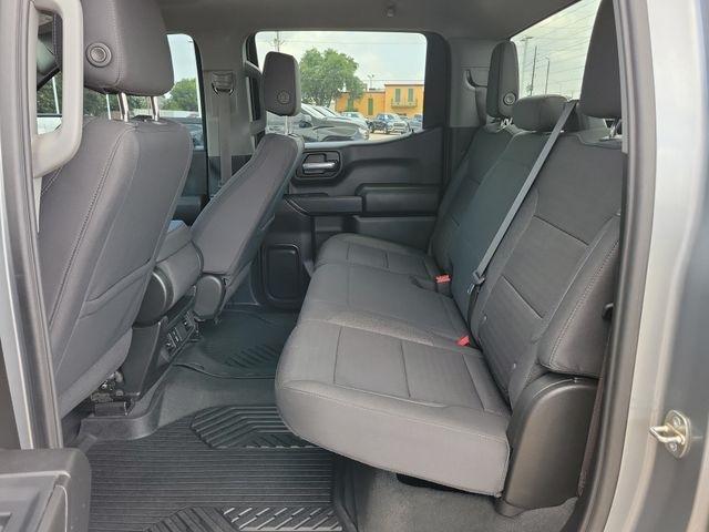 Chevrolet Silverado 1500 Custom Crew Cab 4WD 2023