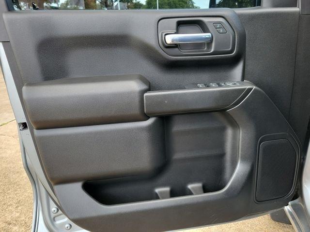 Chevrolet Silverado 1500 Custom Crew Cab 4WD 2023