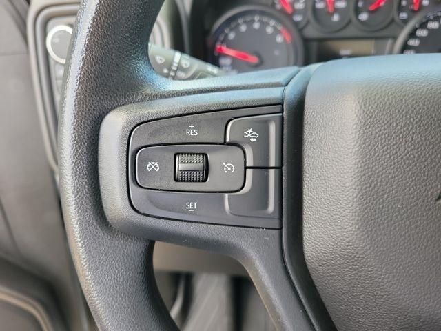 Chevrolet Silverado 1500 Custom Crew Cab 4WD 2023