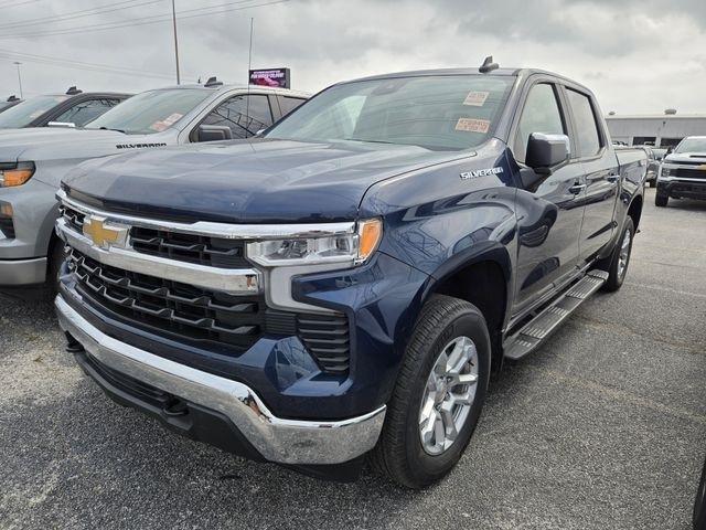 Chevrolet Silverado 1500 LT-L Crew Cab 4WD 2023