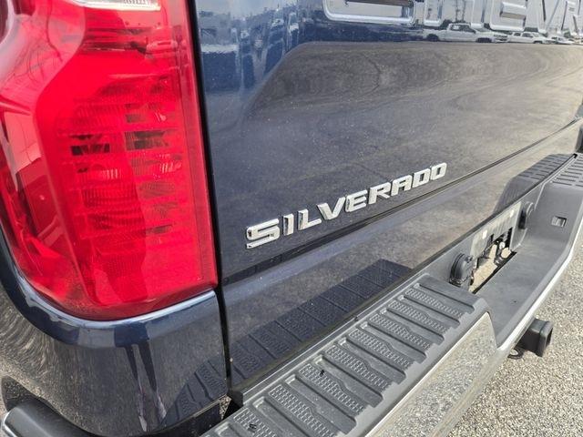 Chevrolet Silverado 1500 LT-L Crew Cab 4WD 2023