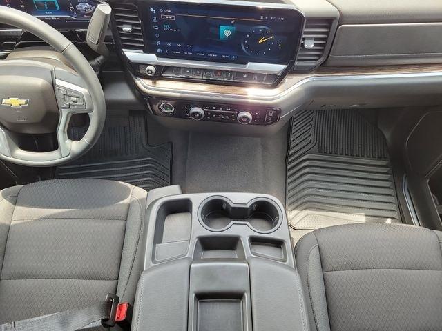 Chevrolet Silverado 1500 LT-L Crew Cab 4WD 2023
