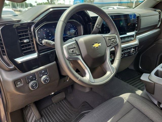 Chevrolet Silverado 1500 LT-L Crew Cab 4WD 2023