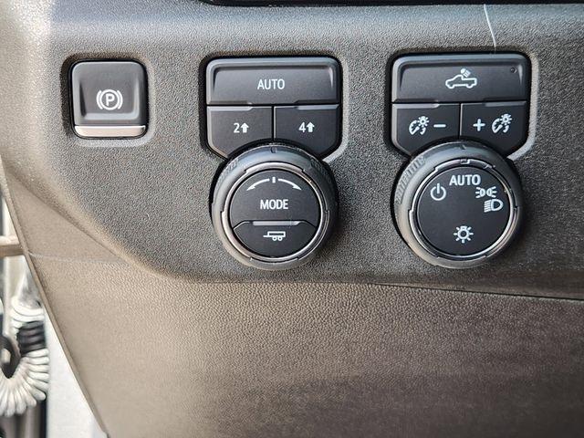 Chevrolet Silverado 1500 LT-L Crew Cab 4WD 2024