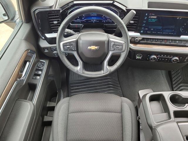 Chevrolet Silverado 1500 LT-L Crew Cab 4WD 2024