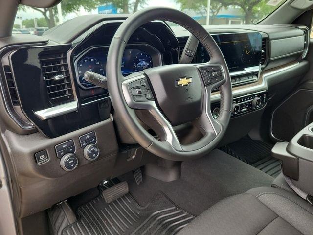 Chevrolet Silverado 1500 LT-L Crew Cab 4WD 2024