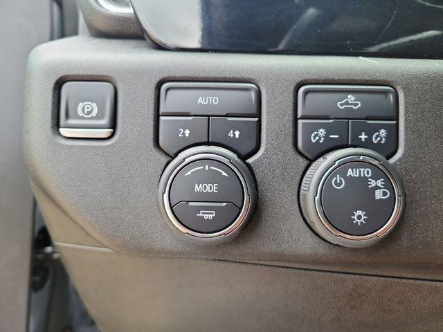 Chevrolet Silverado 1500 LT-L Crew Cab 4WD 2024