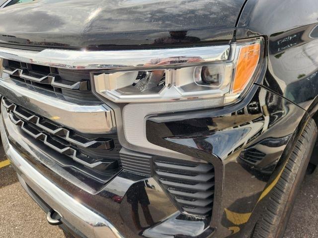 Chevrolet Silverado 1500 LT-L Crew Cab 4WD 2023