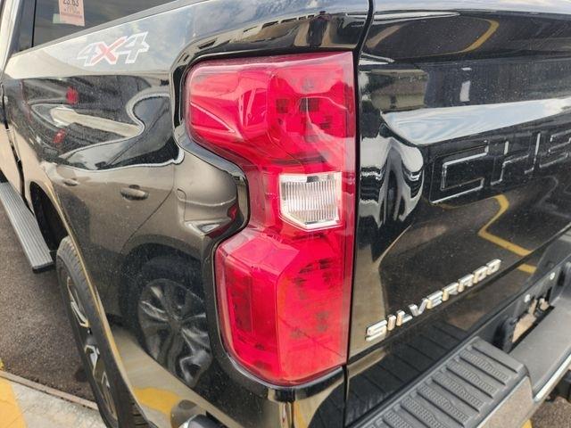 Chevrolet Silverado 1500 LT-L Crew Cab 4WD 2023