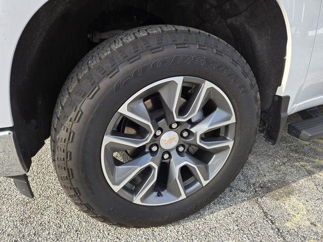 Chevrolet Silverado 1500 LT-L Crew Cab 4WD 2024