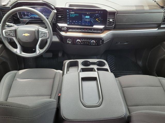 Chevrolet Silverado 1500 LT-L Crew Cab 4WD 2024