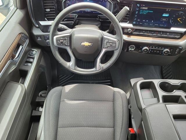 Chevrolet Silverado 1500 LT-L Crew Cab 4WD 2024