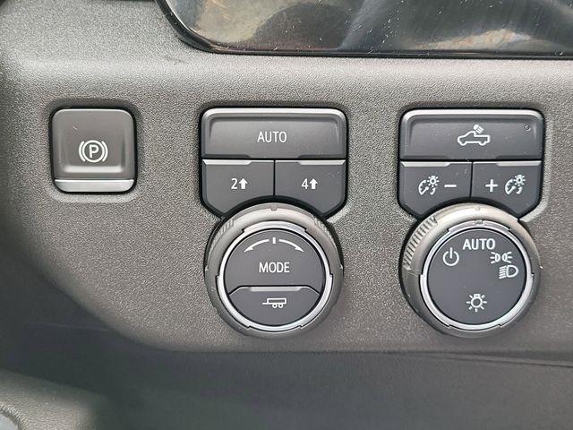 Chevrolet Silverado 1500 LT-L Crew Cab 4WD 2024