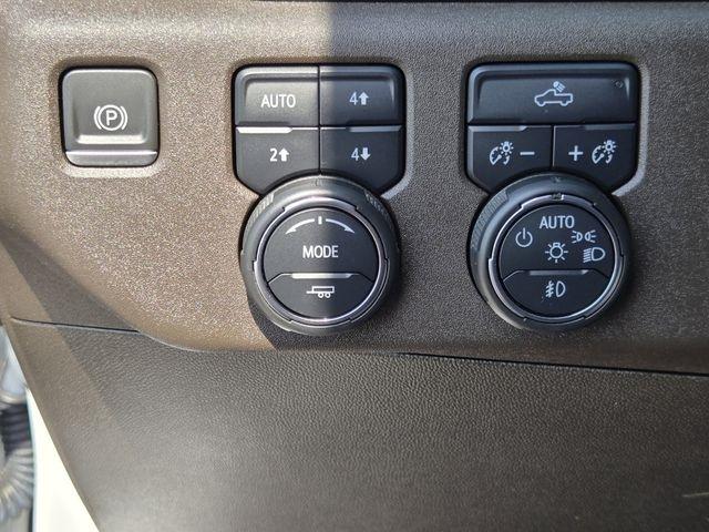 Chevrolet Silverado 1500 RST Crew Cab 4WD 2023