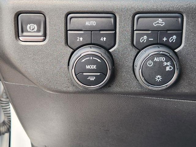 Chevrolet Silverado 1500 LT-L Crew Cab 4WD 2025