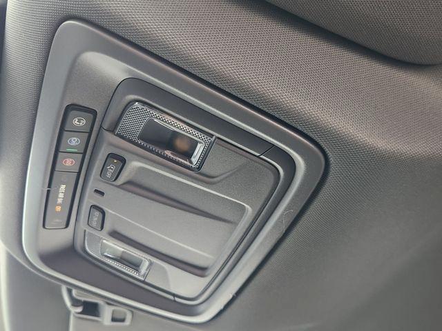 Chevrolet Silverado 1500 LT-L Crew Cab 4WD 2025