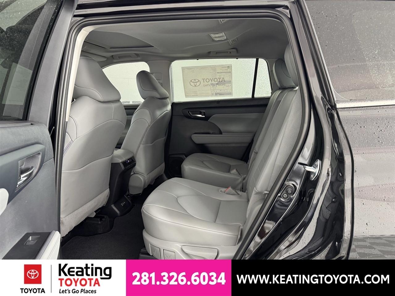 Toyota Highlander Limited AWD 2026