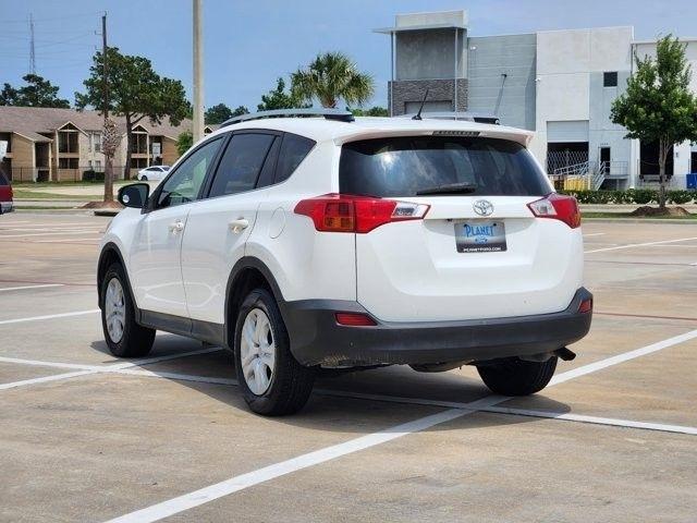 Toyota RAV4 LE FWD 2015