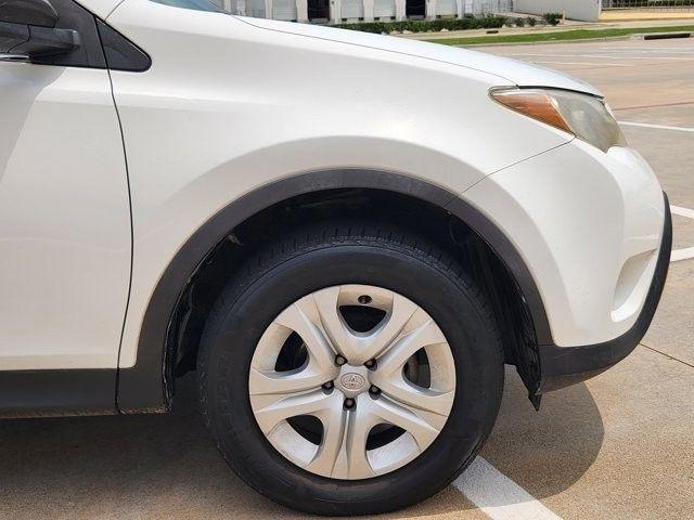 Toyota RAV4 LE FWD 2015