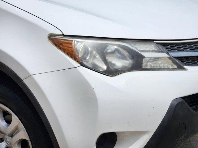 Toyota RAV4 LE FWD 2015