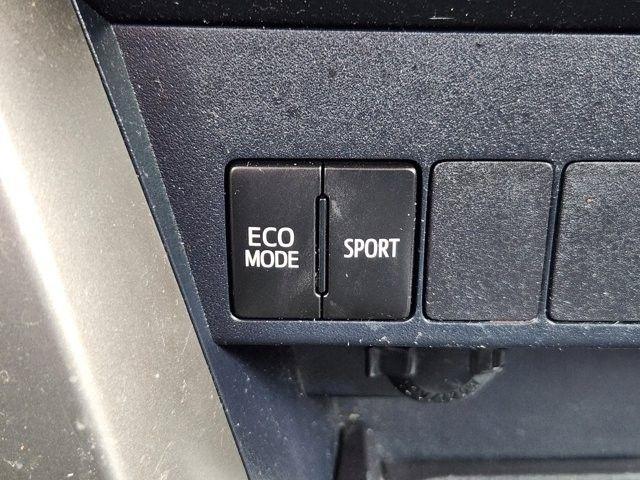Toyota RAV4 LE FWD 2015