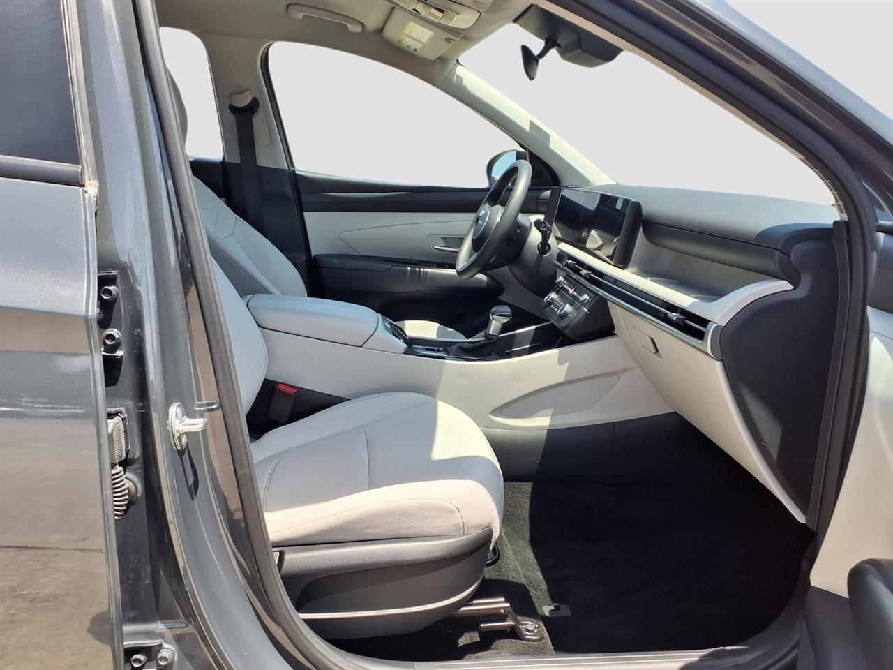 Hyundai Tucson SE 2025