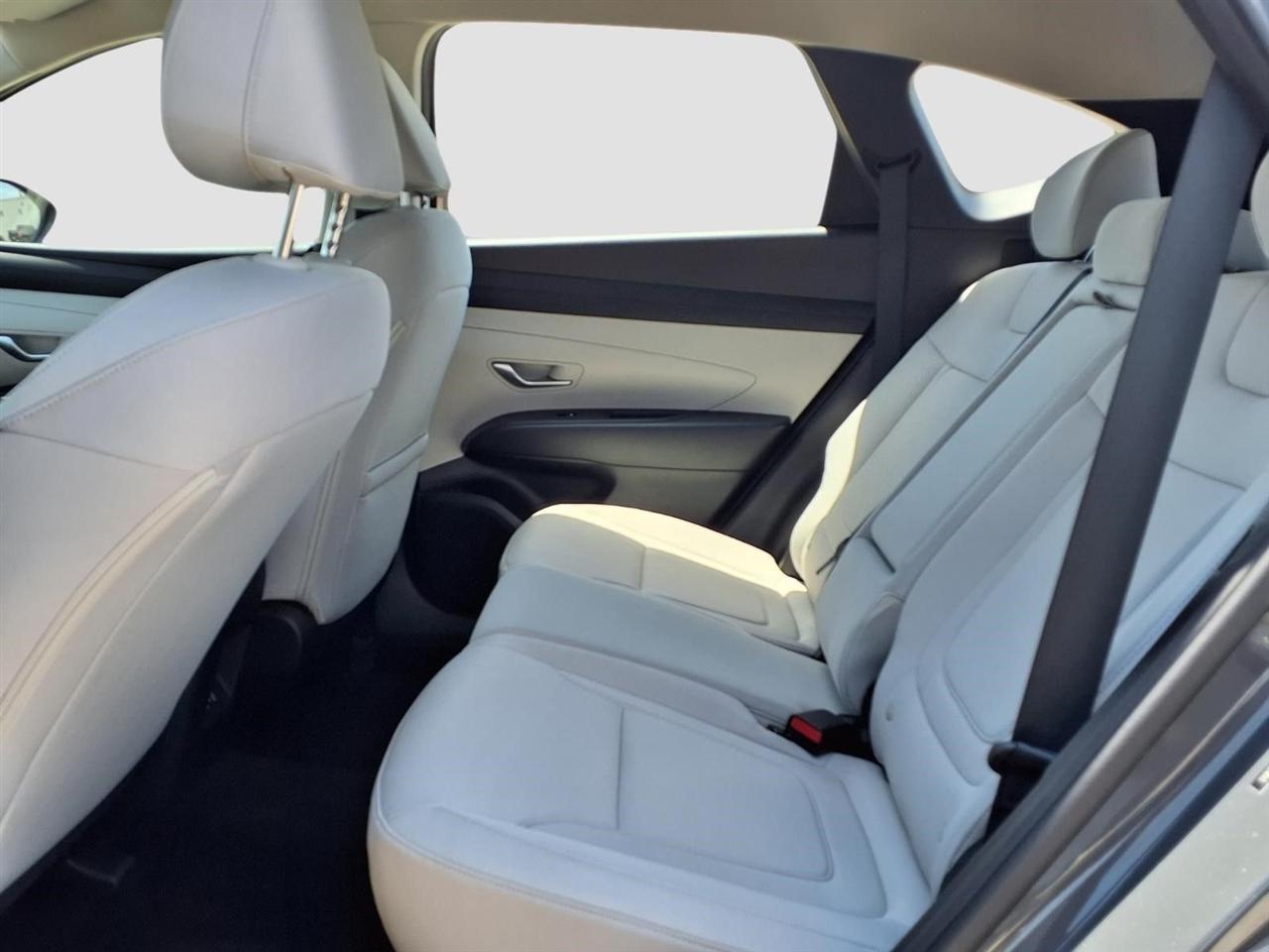 Hyundai Tucson SE 2025