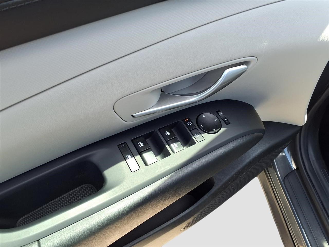 Hyundai Tucson SE 2025