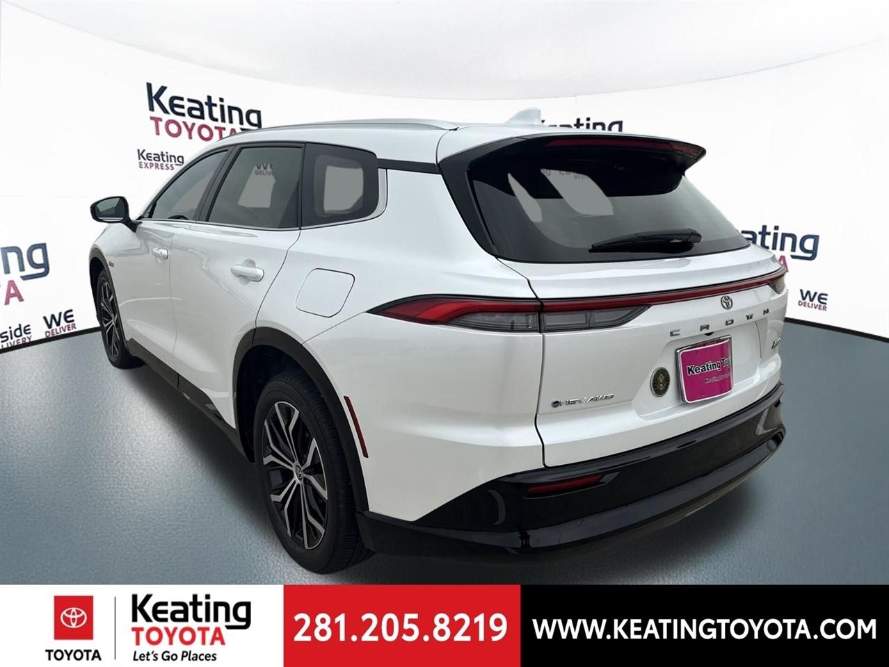 Toyota Crown Signia XLE 2025