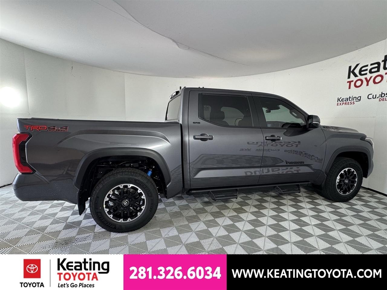 Toyota Tundra SR5 CrewMax 4WD 2026